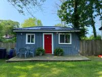 Cozy studio cottage, 2 minute walk to beach 1 - B&B