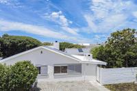 Mooinooientjie at Langbaai beach - B&B