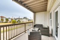 7 Mi to Kemah Boardwalk Waterfront Houston Condo - B&B