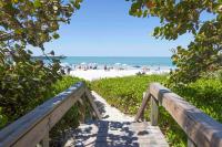 Beautiful Naples Home, walk or bike to the beach! - Chambres d’hôtes