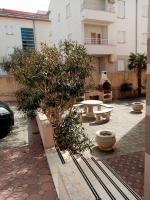 Apartman Valhalla Novalja - Moderan smještaj s pogledom blizu Zrća - B&B Novalja