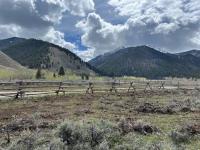 Gorgeous Wild Horse Tipi Near West Yellowstone - Chambres d’hôtes Cliff Lake