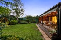 Mediterranean Muse - 3BR, Wi-Fi, Parking - B&B Annuello