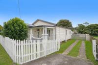 Stylish House 8mins walk to Figtree Grove - Chambres d’hôtes Figtree