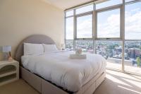 Comfy 1BDR Apartment 3min to Train Station Burwood - Bed and Breakfast