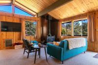 RACC00N Rock Charming Hot Tub Cabin - B&B Pine Cove