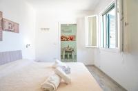 One-Bedroom Apartment with Balcony