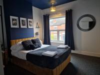 Comfortable 3 Double Bed Victorian Terrace from Luxus Stays - B&B Spon End