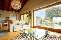 Villa Petrarca, Luxury villa with spectacular views on lake Orta - Chambres d’hôtes Pella