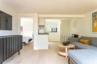 Modern self contained one bedroom with garden - Chambres d’hôtes