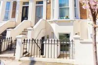 Stylish 3BR Home with Private Patio in Maida Vale - B&B Londra