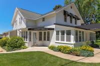 Entire Inn pvt hot tub shared pool walk to Saug - B&B Saugatuck