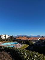 Kristall Lago pool view by Almanova Residenze - B&B