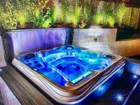 Tumpseys Hideaway with Hot Tub, Glencoe Ballachulish Highlands Near Fort William - B&B