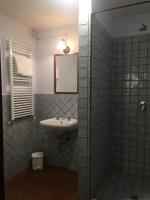 Dreibettzimmer mit eigenem Bad