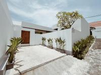 Villa Indah 1 2BR with pool - Bed and Breakfast Uluwatu