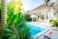 2-BR Tropical Pool Villa in Central Seminyak - Hideaways - Chambres d'hôtes Seminyak