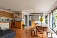 Veeve - Wooden Warmth - B&B Paris