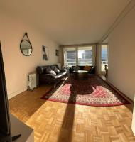 5 mn (450 m) walk Metro/La Defense/Netflix/Parking - B&B Courbevoie