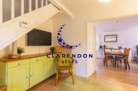 NEW! 2BR House in Leamington Spa by Clarendon Stays , Ideal for Professionals, Free Parking, WiFi, Smart TV! - B&B Royal Leamington Spa