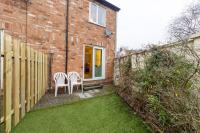 NEW! 2BR House in Leamington Spa by Clarendon Stays , Ideal for Professionals, Free Parking, WiFi, Smart TV! - B&B Royal Leamington Spa