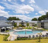 Pearl Valley family golf lodge on nature lake with mountain views - Chambres d'hôtes Simondium