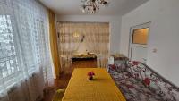 Standard Zimmer mit 2 Einzelbetten und Sofa