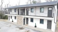 RiverStone Retreat - Newburgh IN Stylish Apartments - Chambres d’hôtes Newburgh