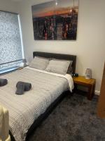 Town Centre Cosy Flat - Bed and Breakfast Merthyr Tydfil