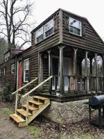 Sunnybrook Cabin, wooded, private with stream, near ATV trails - B&B Mena