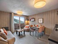 Appartement Raffiné à Courchevel Moriond, 4 Étoiles, Près des Remontées Mécaniques - FR-1-563-99 - Chambres d’hôtes