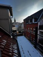 Moderne Galeriewohnung mit Balkon und Stellplatz am Wenigemarkt - Ferienwohnung Erfurt