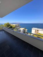 INFINITY BLUE APARTMENT - Sea View - Free Parking - 2 Bedrooms - B&B Santi Quaranta
