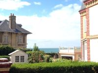 2 pièces calme vue mer 50m plage & village - balcon - centre ville historique - B&B