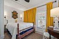 Old Carrabelle Hotel Regatta Suite - B&B