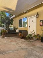 Van Nuys Luxury, near to Universal Studios, and Hollywood - B&B