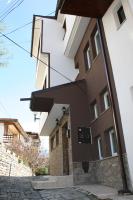 Lukanov Apartments & Guest Rooms - Bed and Breakfast