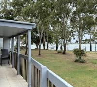 Top Level Unit With Gorgeous Waterviews - Bed and Breakfast