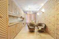 Neoclassical Apartment in Center City - B&B