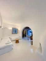 One-Bedroom Deluxe Apartment
