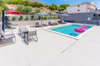 Luxury Apartment Lorena - Exclusive Private Heated Pool - Chambres d'hôtes Dugi Rat