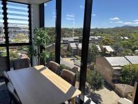 2BR-2BR-2Cars -CBD-Pool-sleeps 6 - B&B