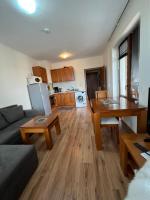 Ski Zone at Gondola, Warm and Cosy, WiFi, AC, Netflix, Perfect One Bedroom appartment, Beautiful View - Chambres d'hôtes Bansko
