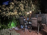 Apartment Judy, Terrace&Garden, 80m from the Beach - B&B