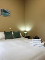 Papadakis Family Home - 2 BR Apartment - B&B
