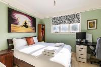 Stylish & Spacious 3-Bed Home in Vibrant Bow - Chambres d’hôtes Londres