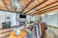 Walk to Midtown Ruidoso Modern-Rustic Cabin - B&B Ruidoso