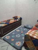 Habitación Triple Básica con baño compartido