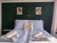 Studio "Küssaburg-Blick" - grosse Dachterrasse - Boxspringbett - nahe Therme Bad Zurzach, CH - B&B Küssaberg