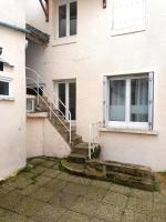 Les Toits de Grecourt - gare - wifi - centre-ville - B&B